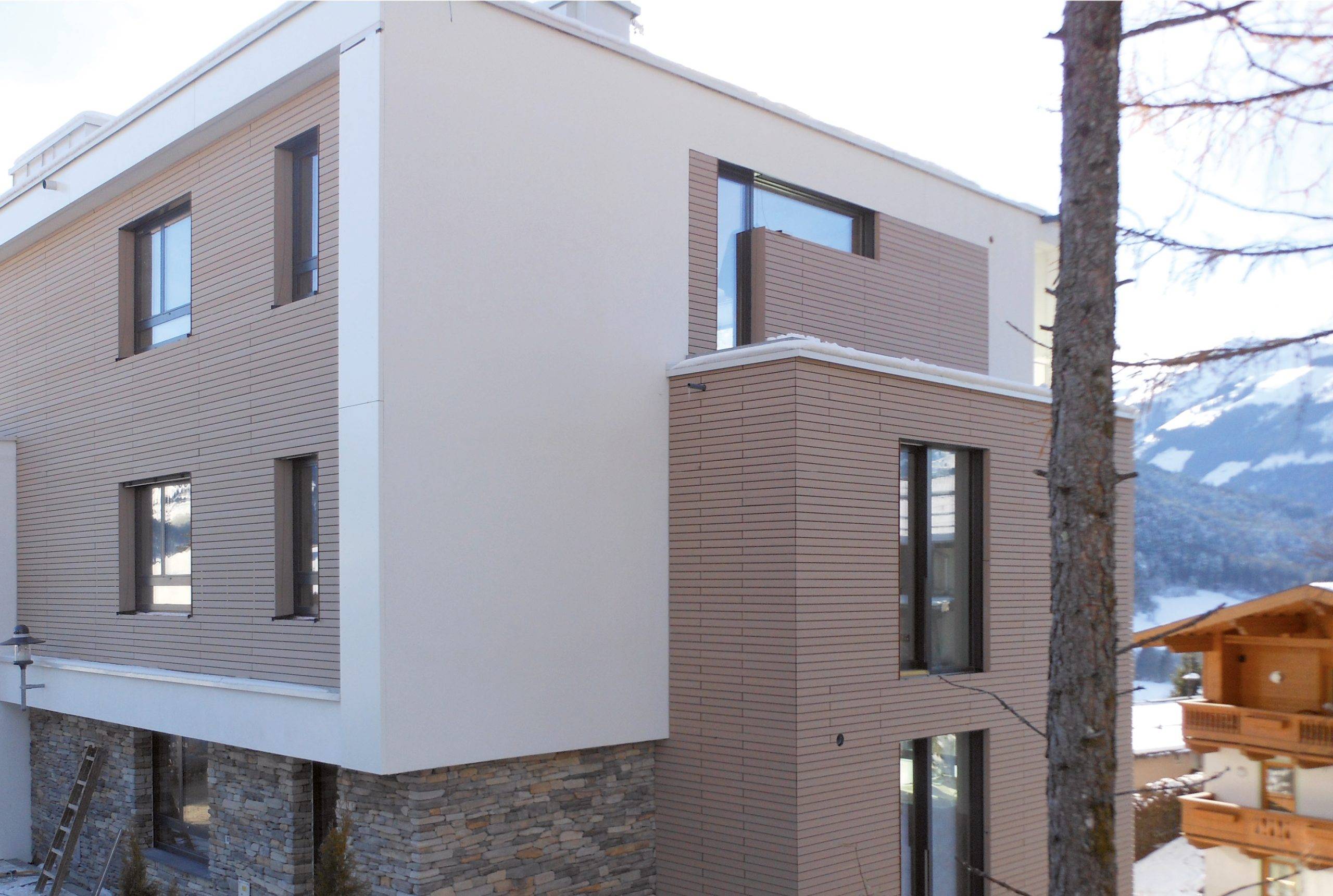Resysta Fassade ohne Vergrauen